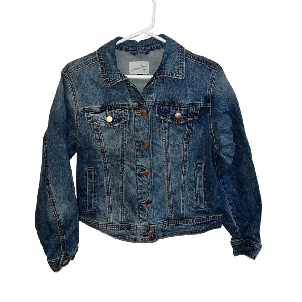 Universal Thread Women’s XS Denim Jacket – Timeless Style & Comfort